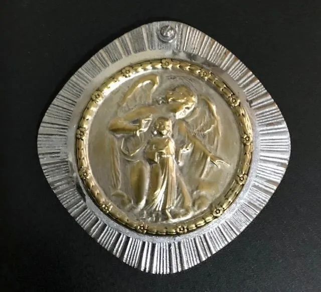 Medalha Para Berço - Anjo Da Guarda E Jesus - Década de 1950 - Foto 3