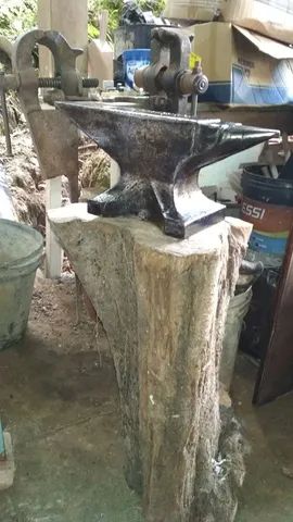 Bigorna Sueca Antiga 61 kg