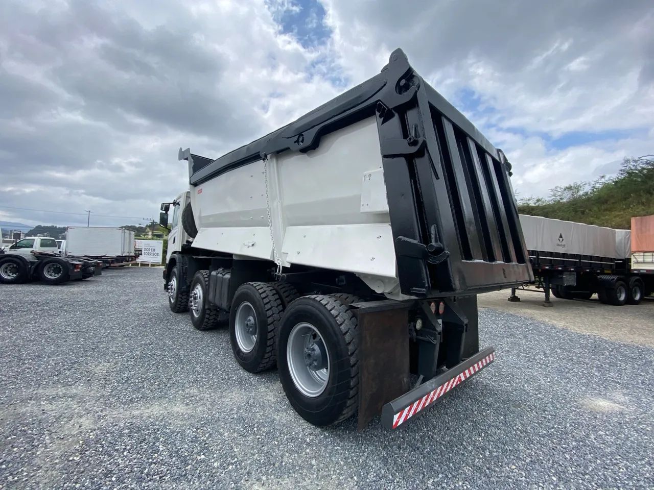 Scania G500 XT Bitruck Caçamba canaleta 20 M3 - Foto 5