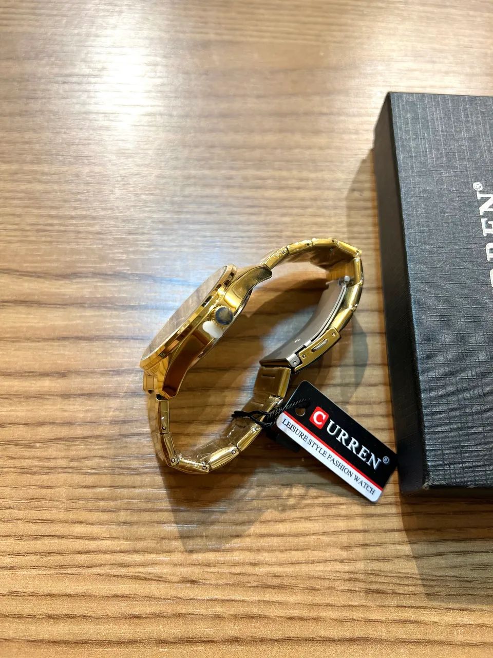 Relógio Masculino Curren Dourado com Mostrador Preto ? classe e presença em cada detalhe!