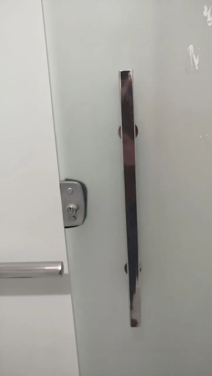 Porta de Vidro Temperado para Segurança Residencial - Foto 2