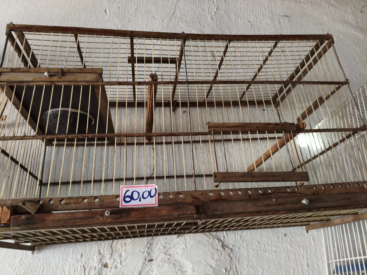Gaiola de madeira para pássaros - 60,00