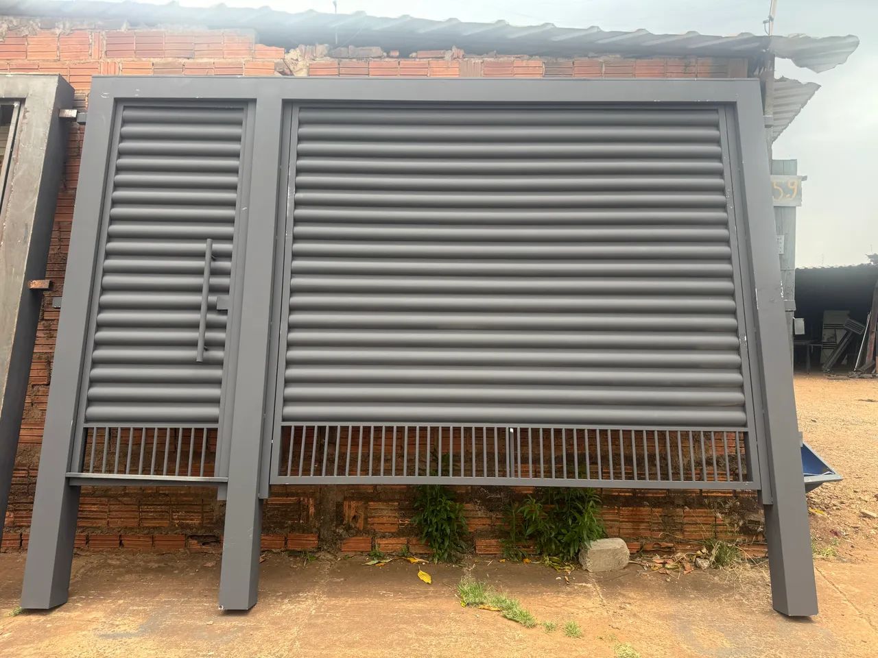 Conjugate lift gate64288362381059120