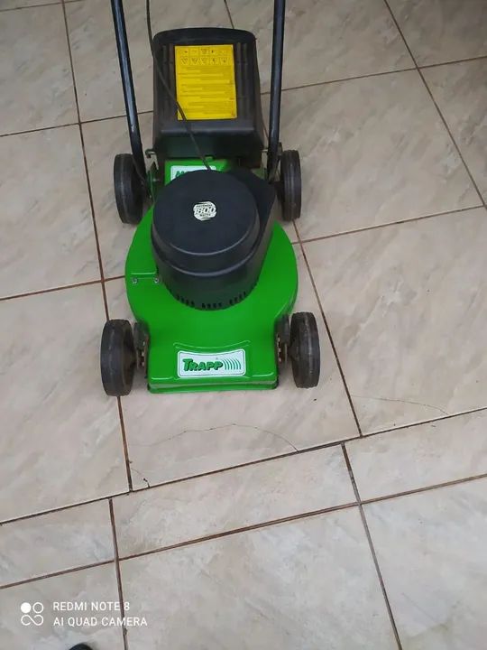 Máquina de cortar grama Trapp 1800 Watts