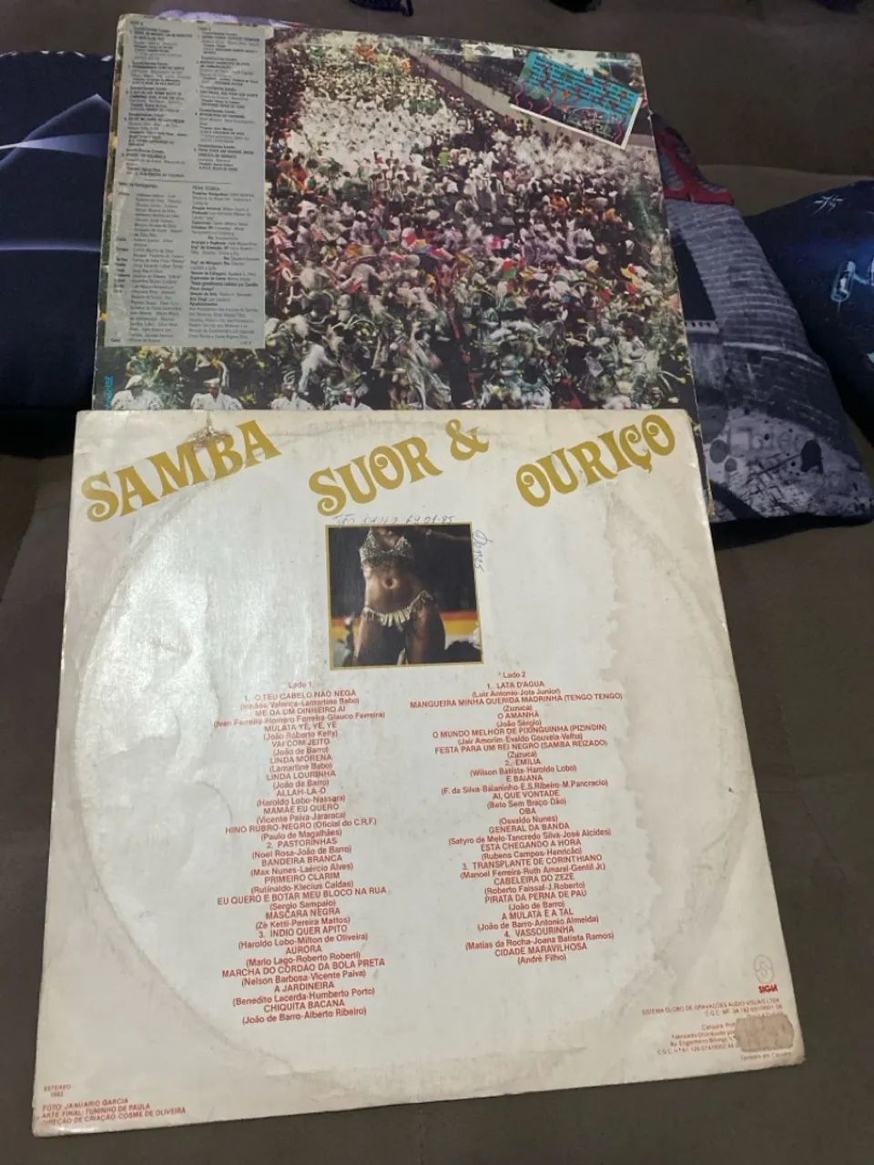 Discos de Vinil Sambas de Enredo e Samba & Suor & Furico - Foto 2