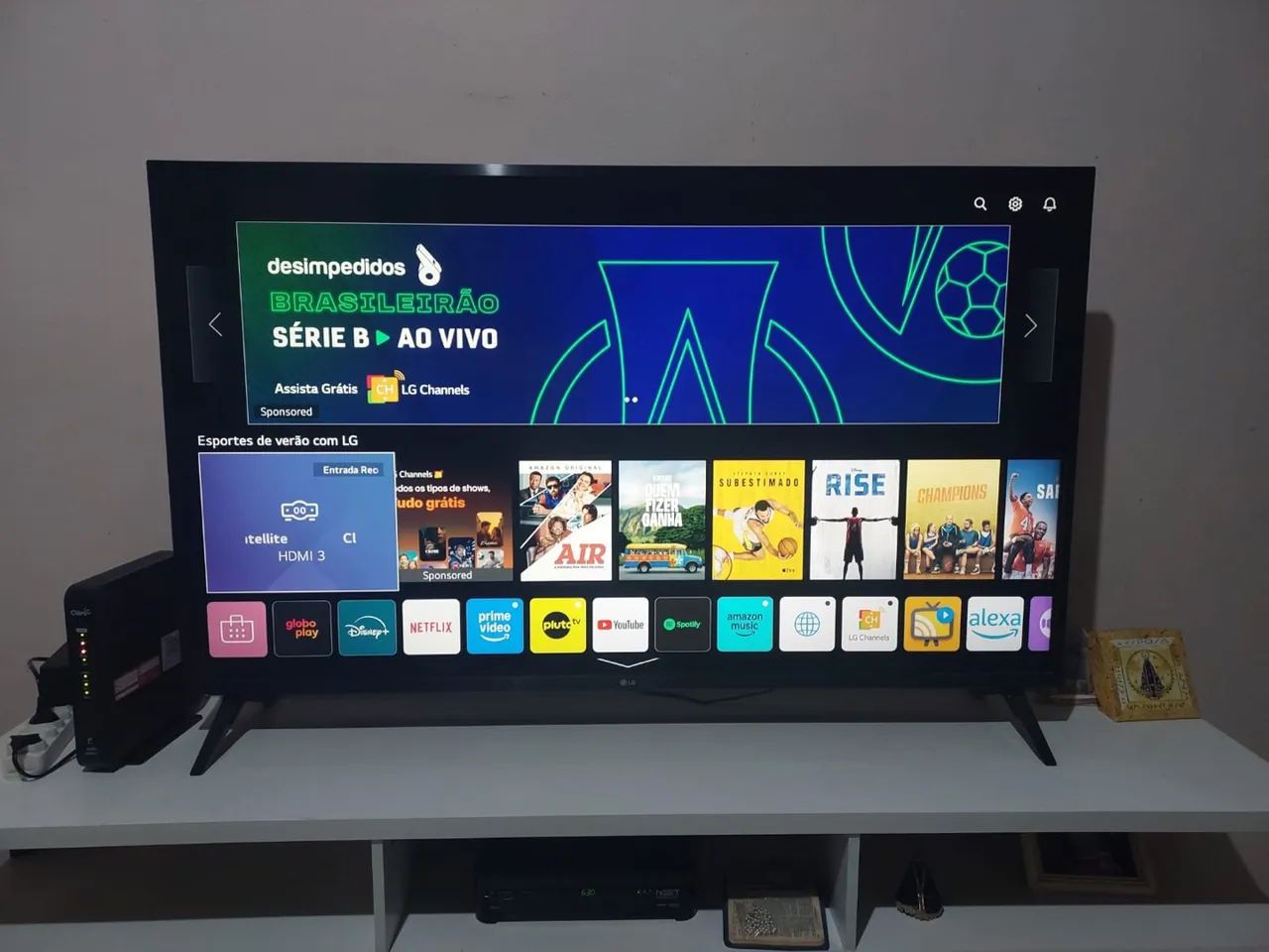 Smart TV LG com acesso a diversos canais e aplicativos - Foto 2