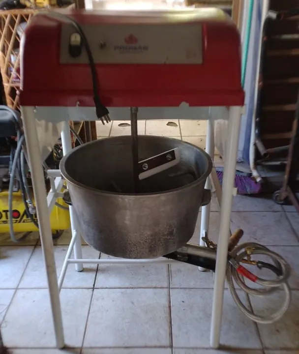 Misturela para fazer massa de salgado 22 litros