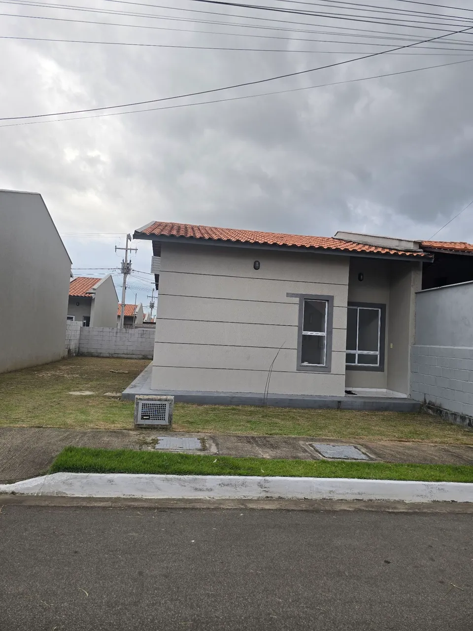 Alugo casa no Condomínio Boulevard II