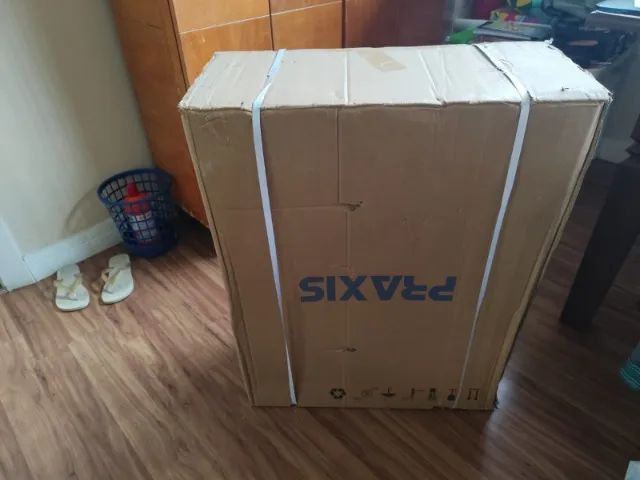 Cadeira de Rodas Veneza Praxis - Aro 8" - Nova, na Caixa. - Foto 5