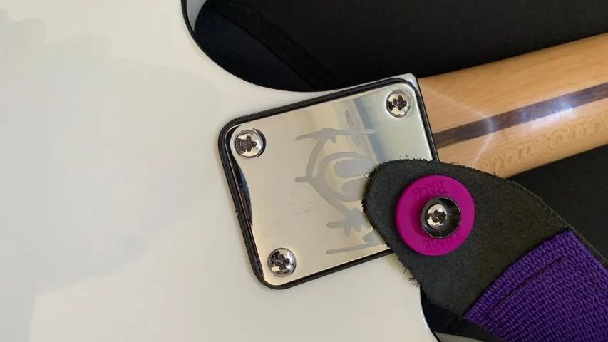 GUITARRA Squier Starcaster Customizada Estilo Tom DeLonge (Blink-182) - ÚNICA! - Foto 3