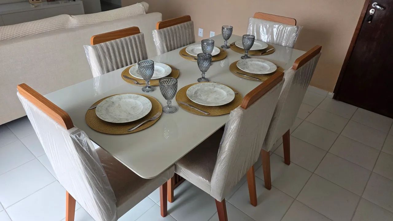 Mesa de Jantar de 1,80m x 90cm MDF com 6 Cadeiras ainda no plástico com 9 meses de uso - Foto 2