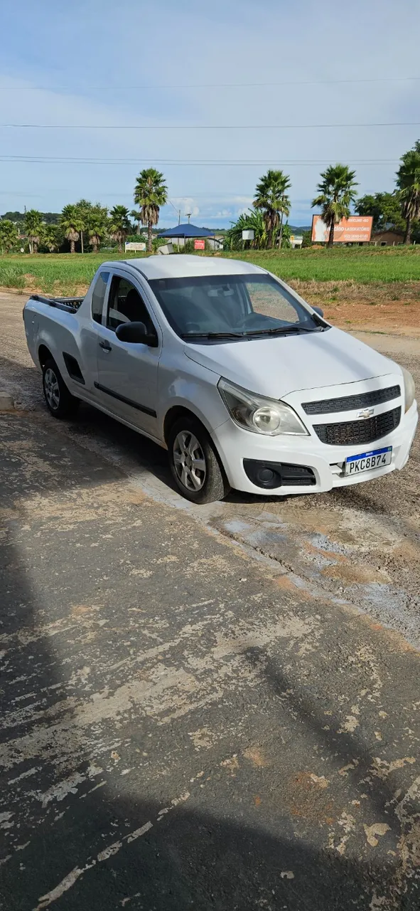 Chevrolet Montana 2017 Branca LS 1.4 Cabine Simples