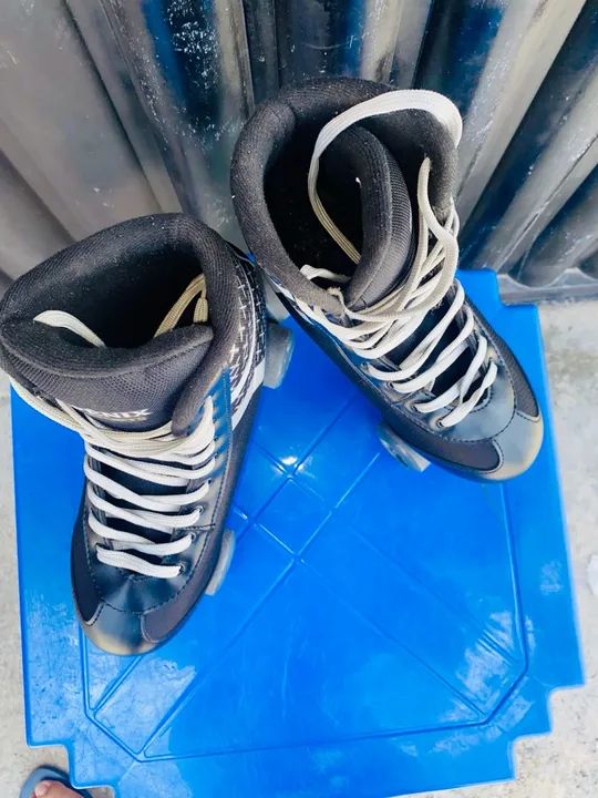Patins de Quatro rodas marca Fênix sports 