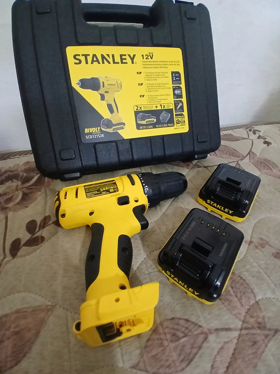 Parafusadeira/Furadeira Stanley 12V Bivolt