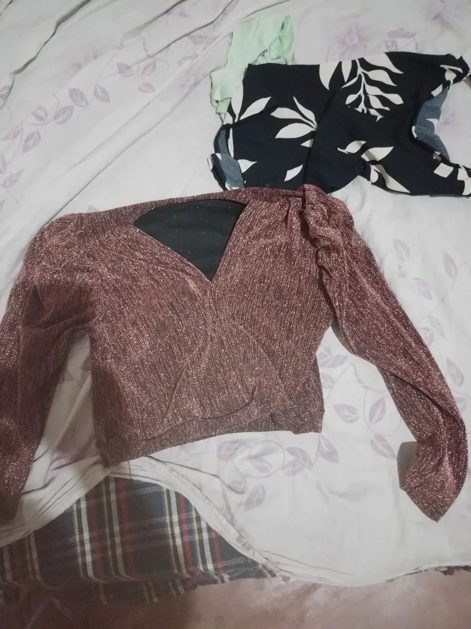 Vendo roupas seminova - Foto 5