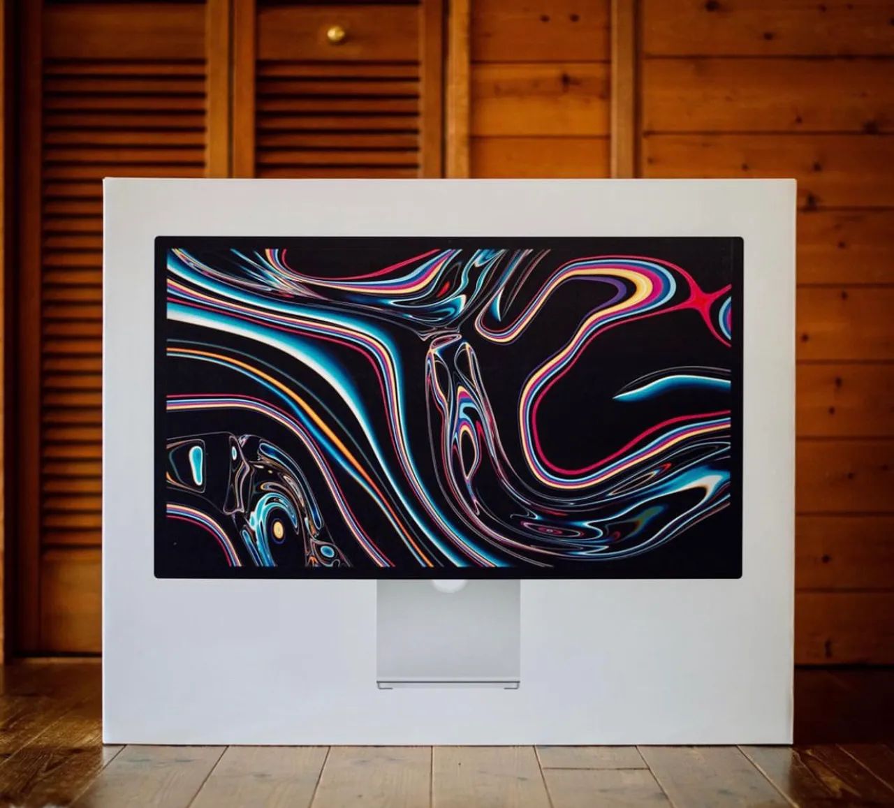 Studio Display lacrado