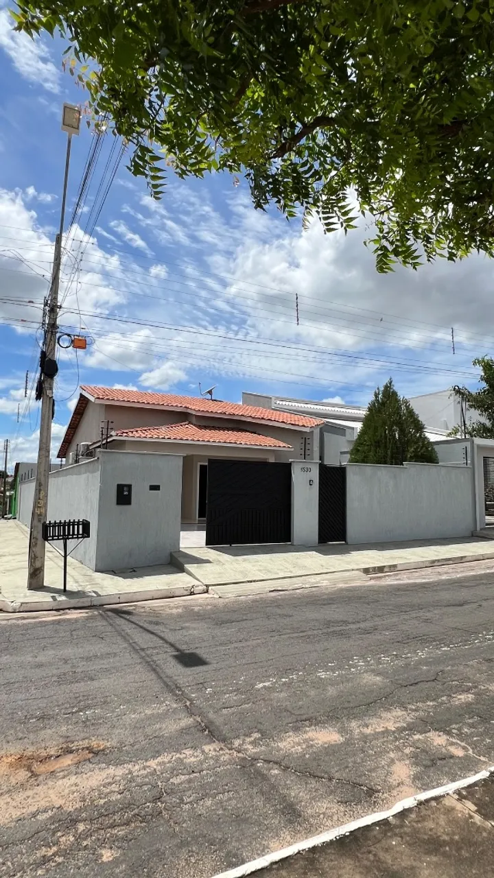 Vende-se uma Casa no Condomínio Consórcio das águas 01