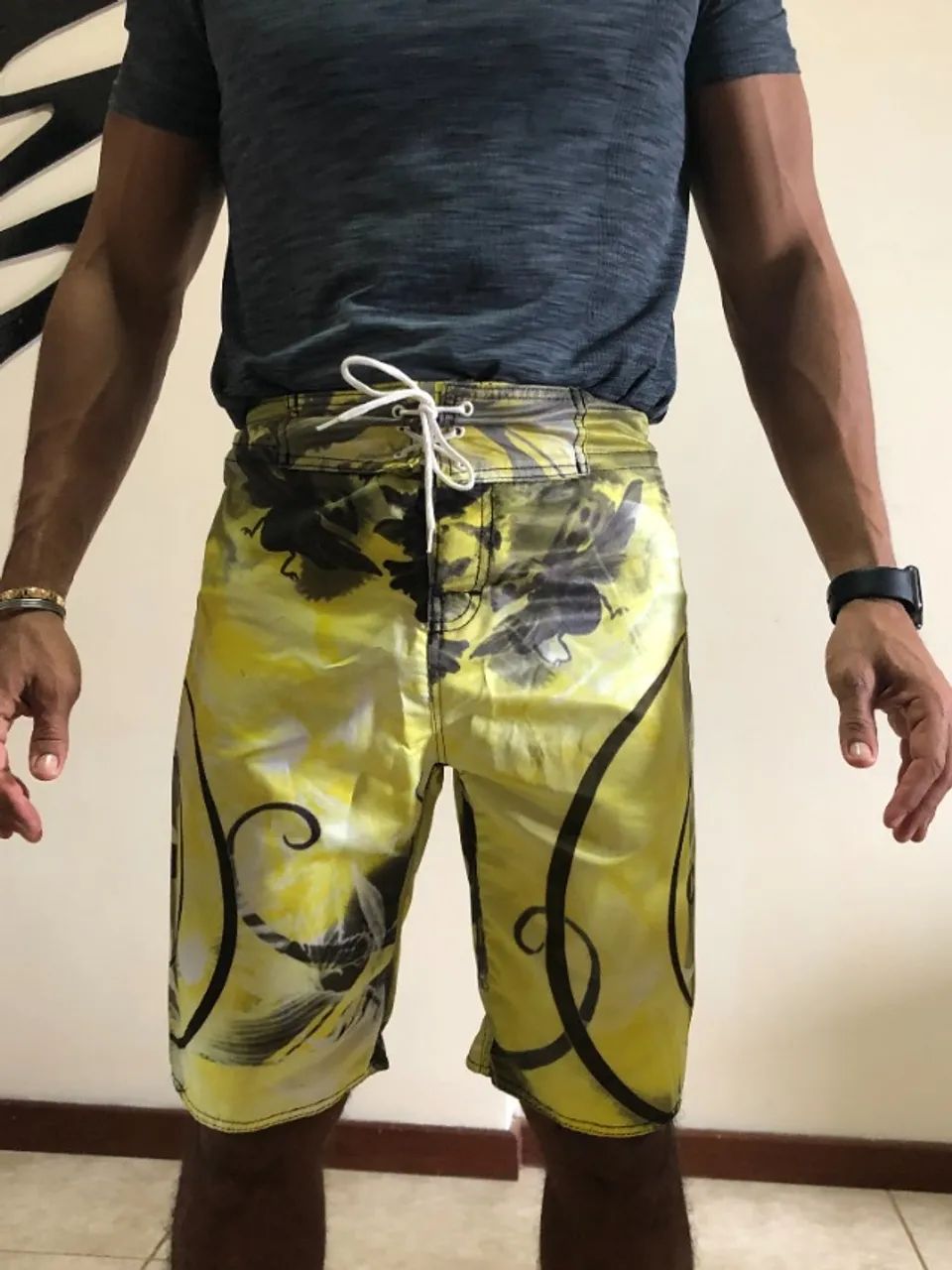 Bermuda moda surf. Diversos modelos. Tam M e P R$ 45,00 cada R$ 45,00