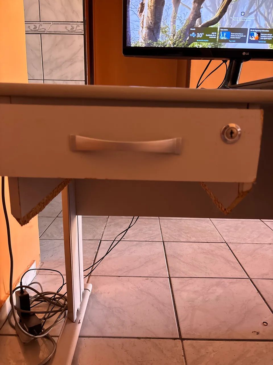 Mesa para computador64872308022914123