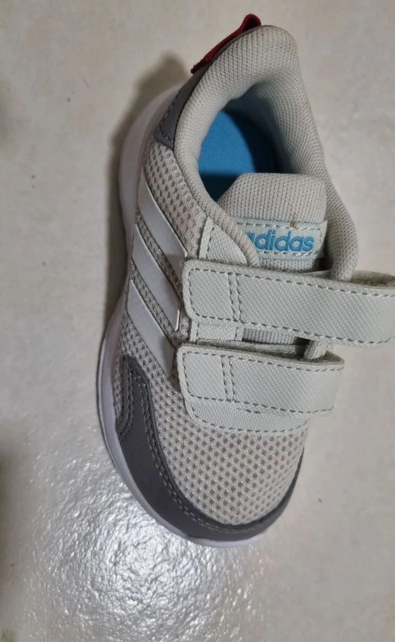 Tênis Adidas Infantil Cinza com Velcro - Foto 4