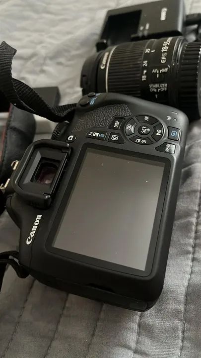 CANON EOS REBEL T7 + lente e acessórios - Kit Completo, Quase Nova (Usada Apenas 2 Vezes)! - Foto 3