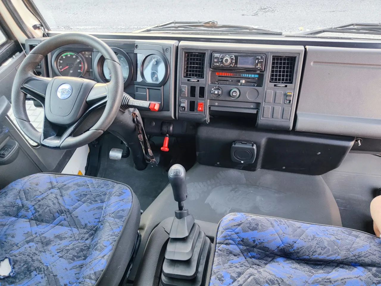 Ford Cargo 712 Cummins 6cc - Baú - Foto 15