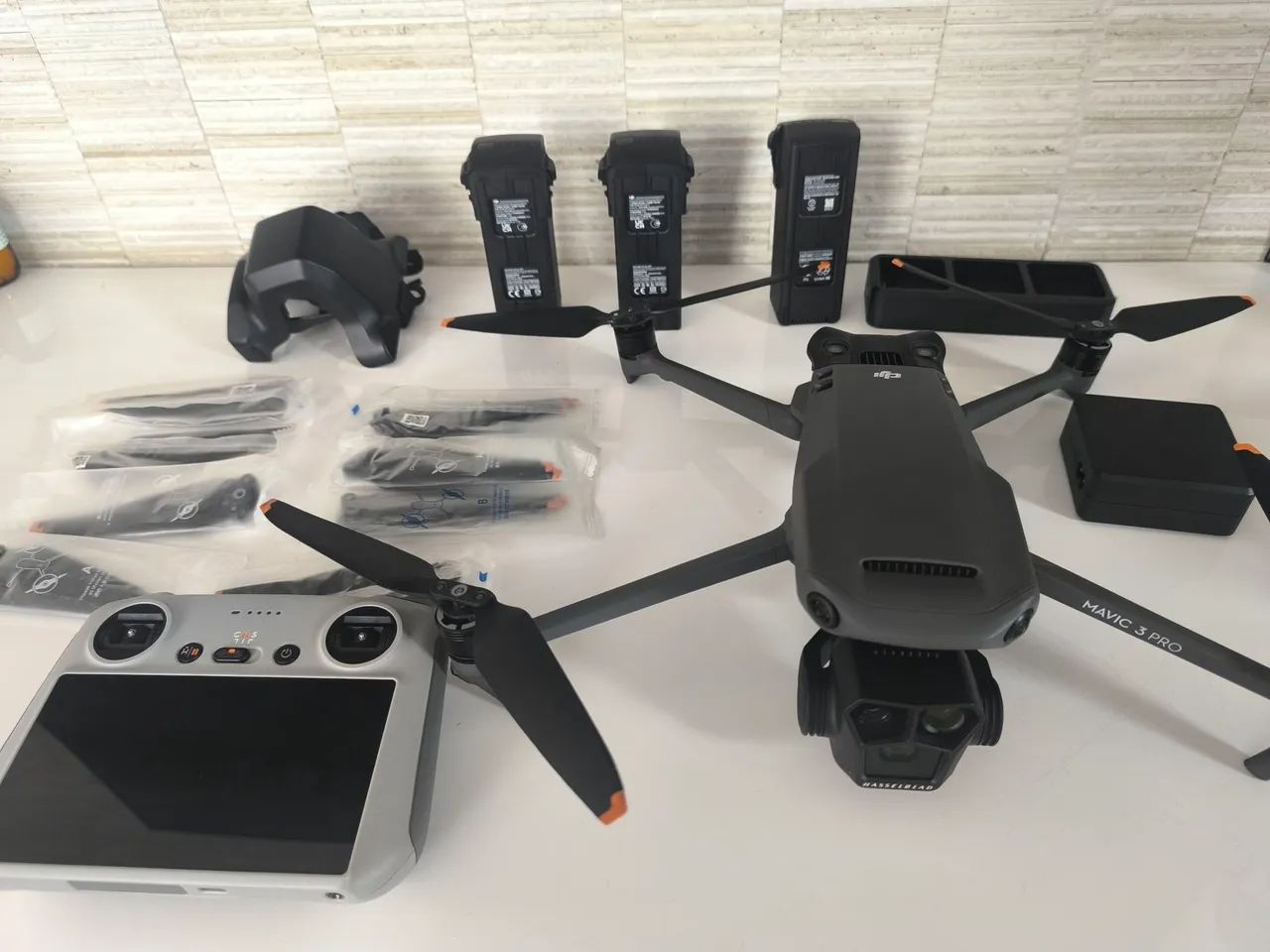 Dji Mavic 3 Pro combo Fly more. Drone semi-novo. pouco uso
