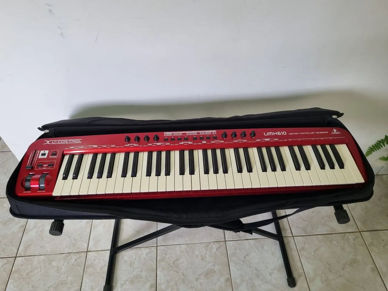 Vendo um controlador ( Behringer umx610 + a Bag)  - Foto 3