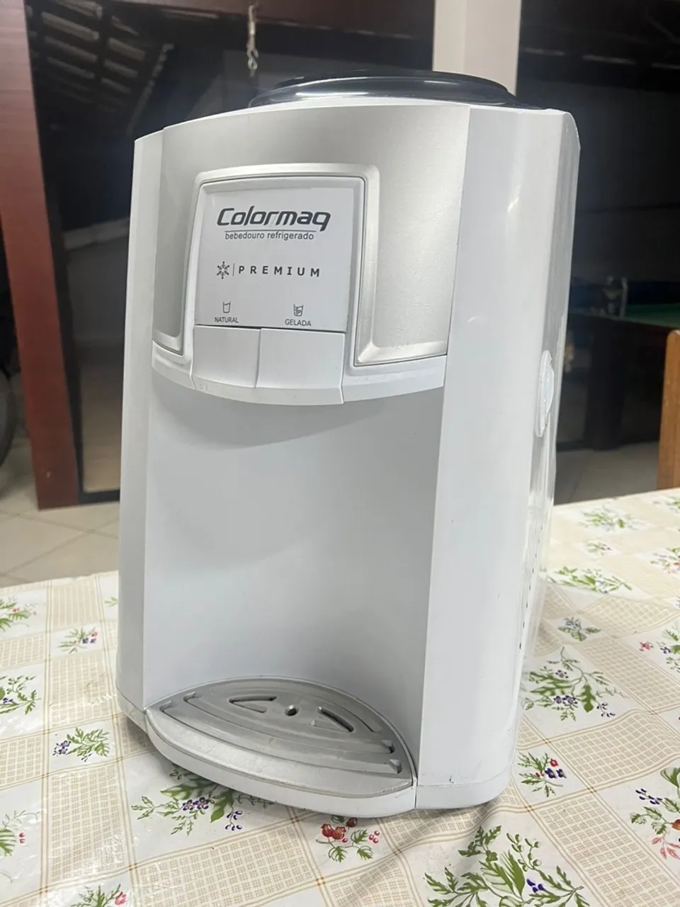 Bebedouro Refrigerado Colormaq Premium gelando bem