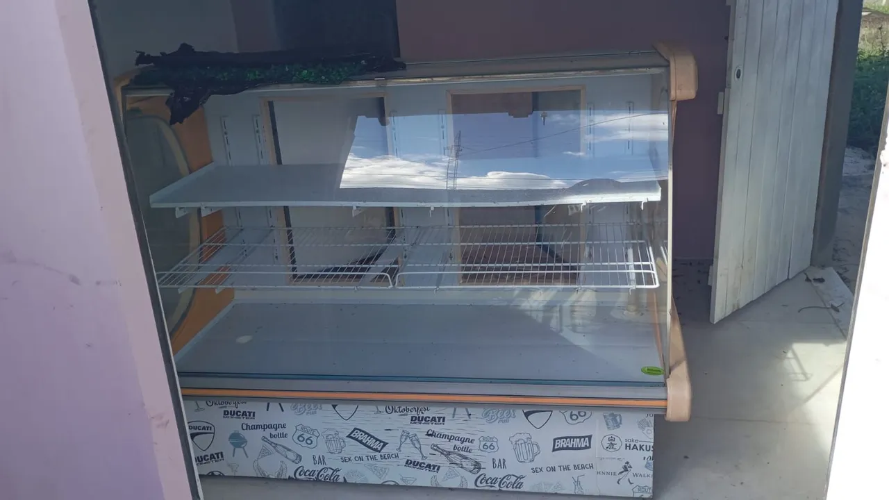 Expositor de bebida comercial