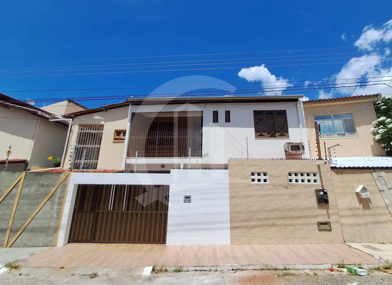 Casa para Locação no Bairro Pereira Lobo Excelente Localização!