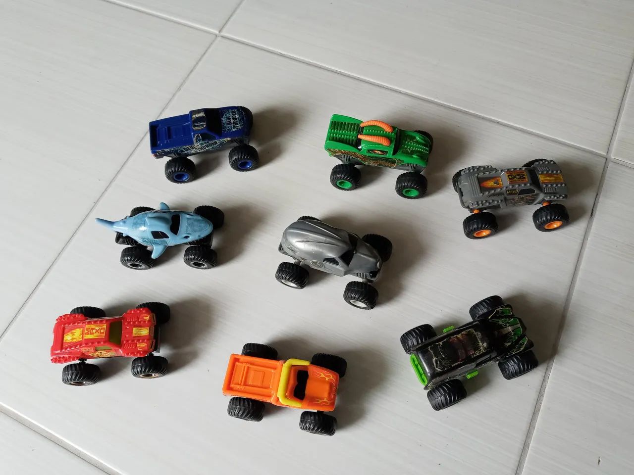 8 Miniaturas Monster Jam