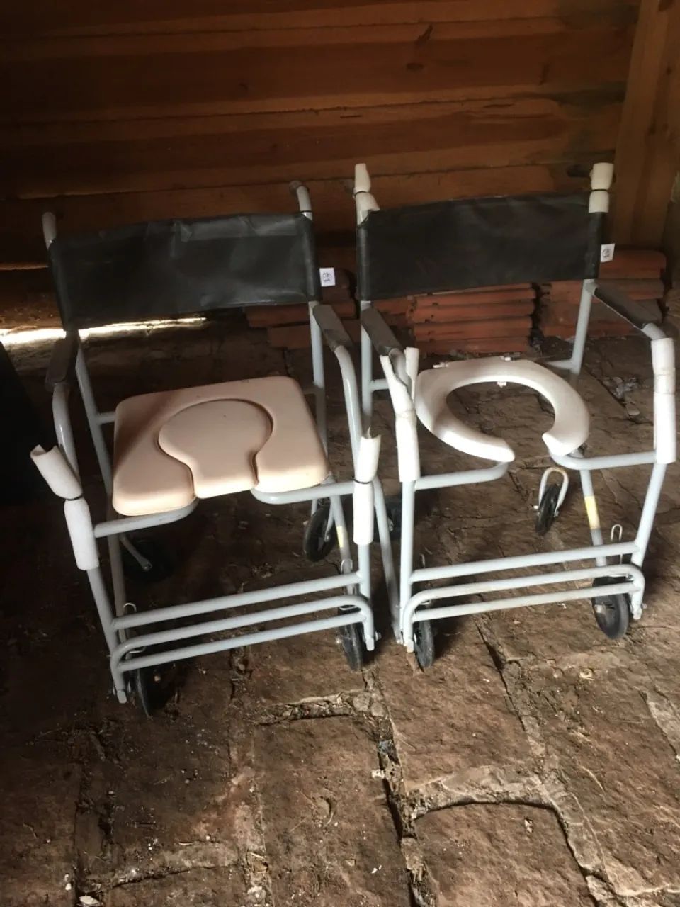 2x Cadeiras higiênica para necessidades especiais - Foto 3