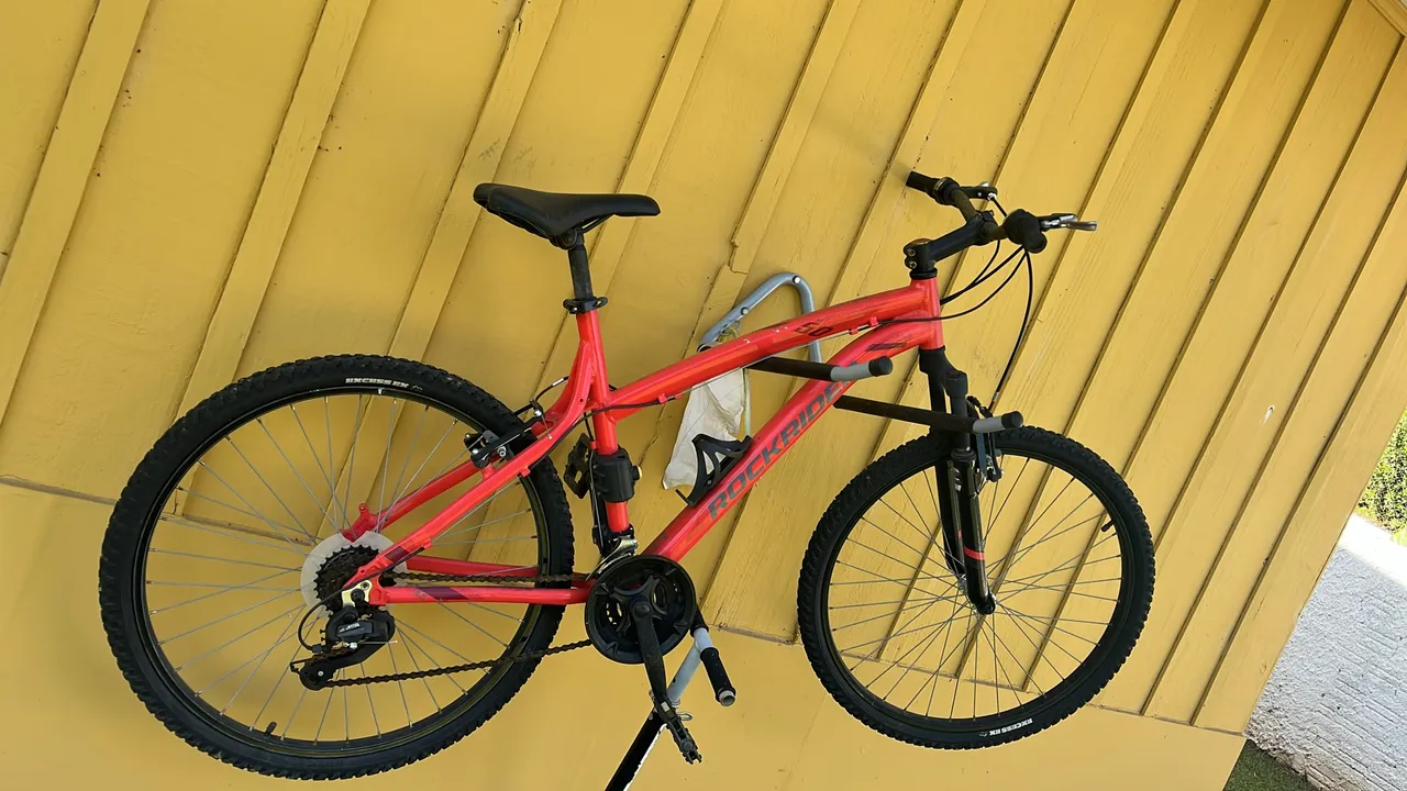 bicicleta Mountain Bike Rockrider ST 50 da Btwin/Decathlon, com aro 26