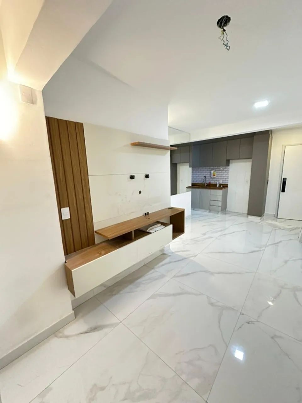 Apartamento linda vista mobiliado - Próximo a estação de trem - 1 vaga de garagem - Foto 2