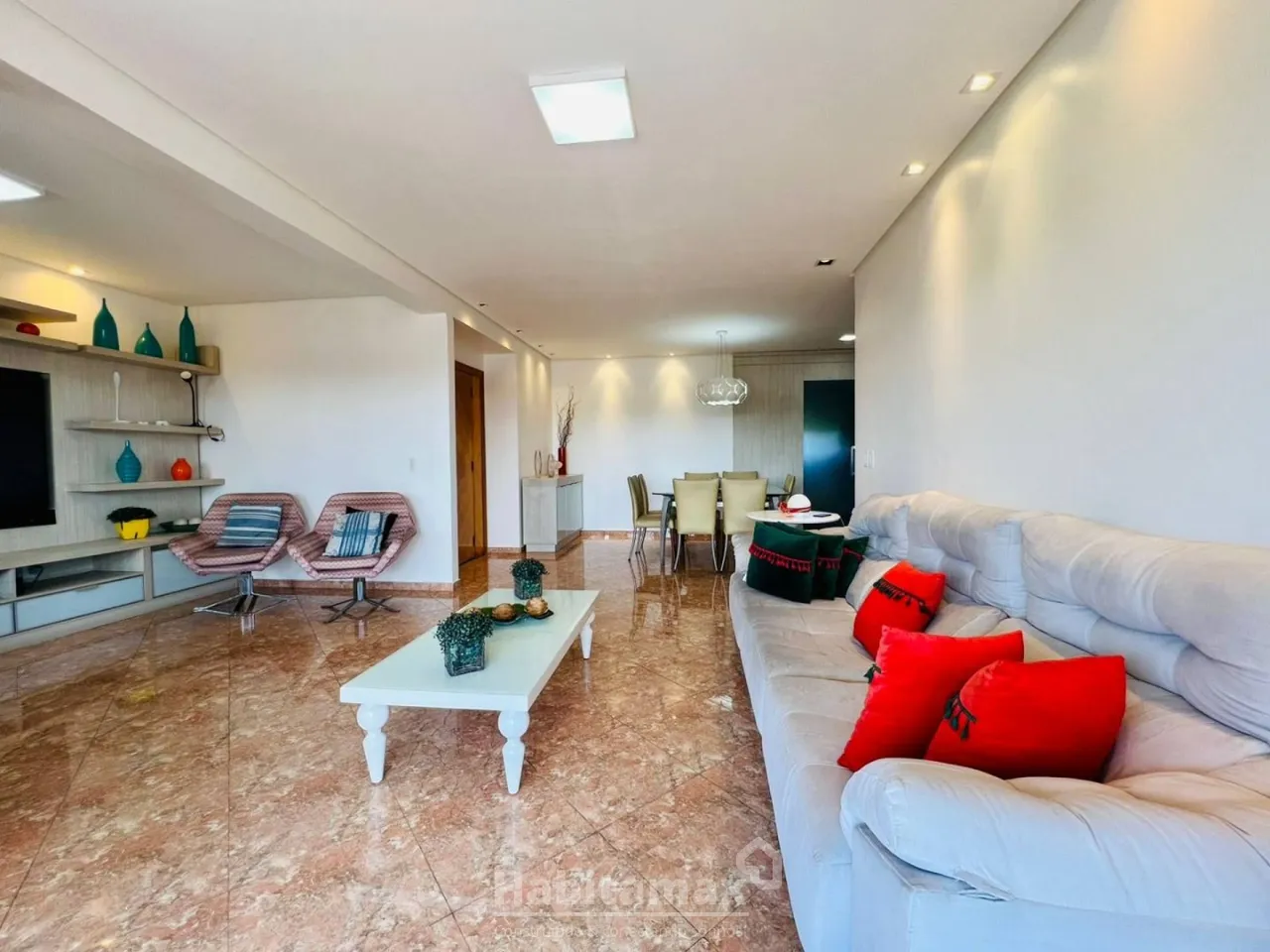 Viva com Elegância no Condomínio Personalité  3 Suítes e 3 Vagas de Garagem. Financia