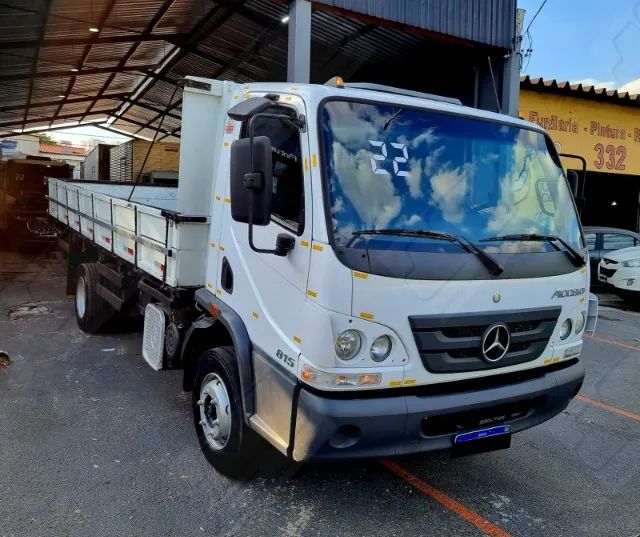 MB 815 Accelo 4x2 - 2022 (Baixa Km)