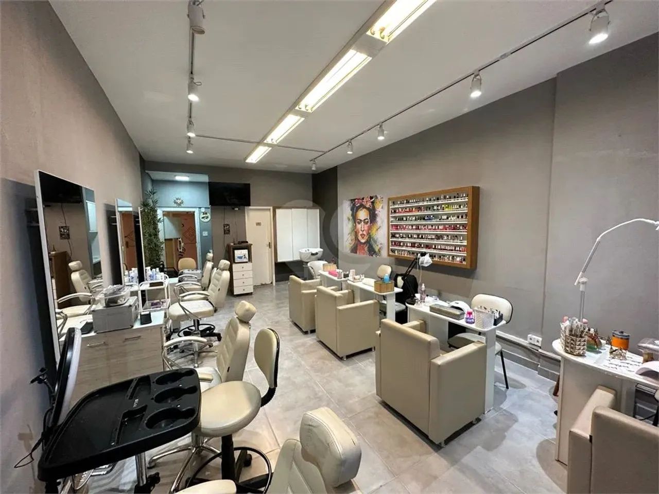 Sala comercial na praça Saens Pena