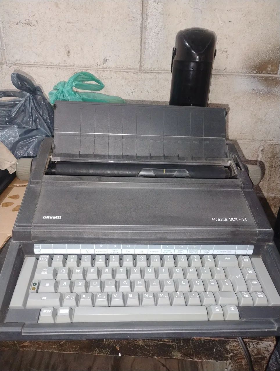 Máquina de escrever eletrica 64595631494531120