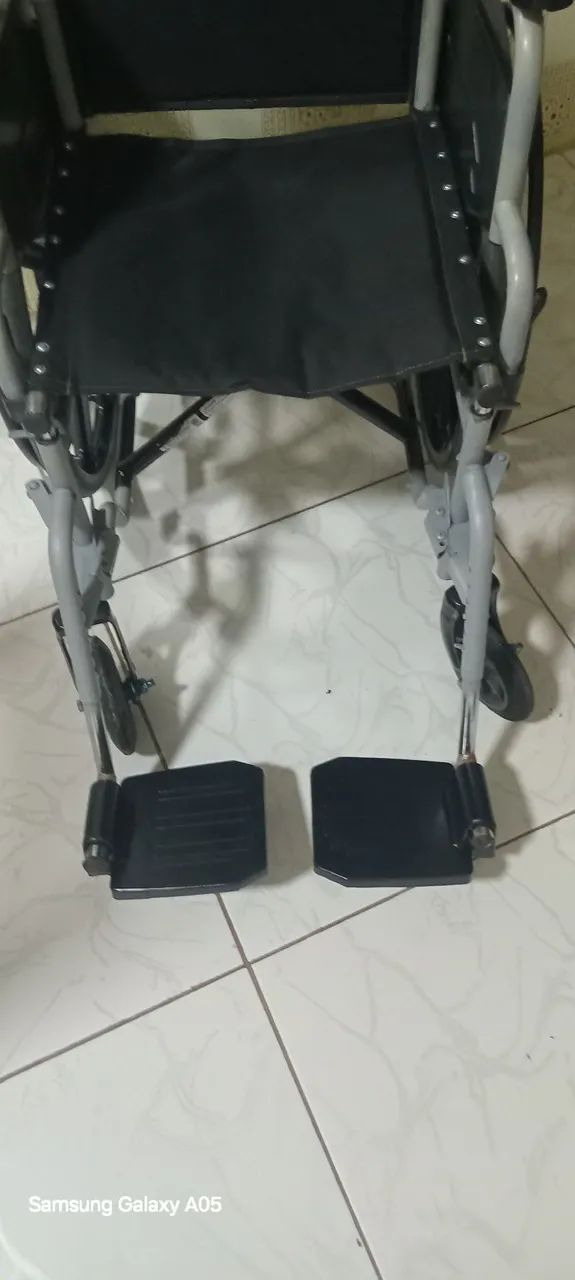 Cadeira de Rodas Dobrável - Foto 3
