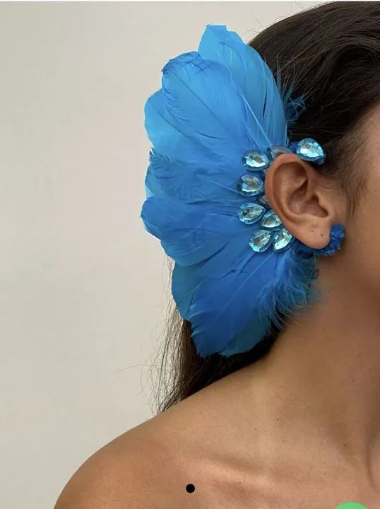 EAR CUFF COM PENAS