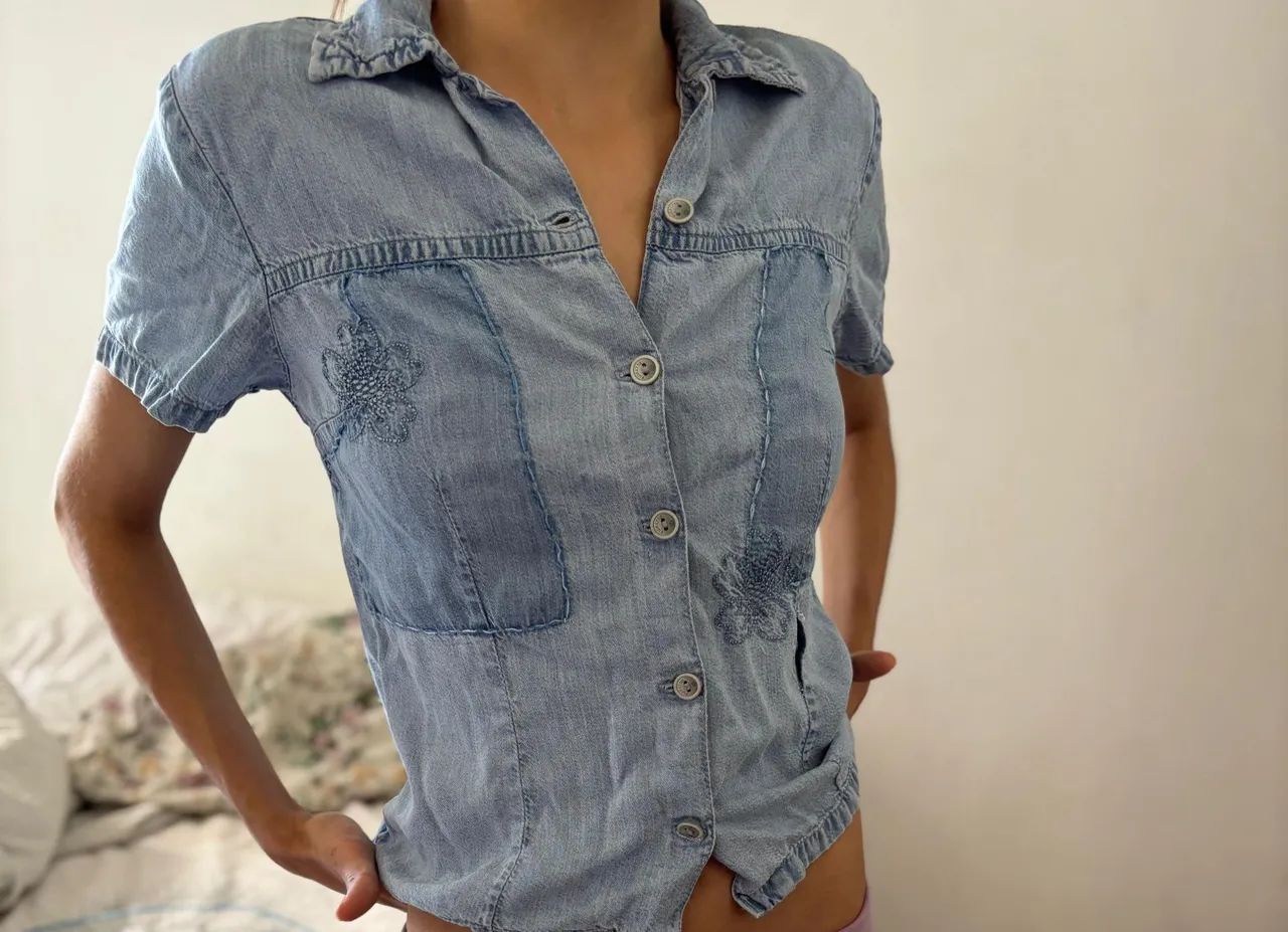 Camisa Jeans Feminina Bordada - Estilo e Conforto!