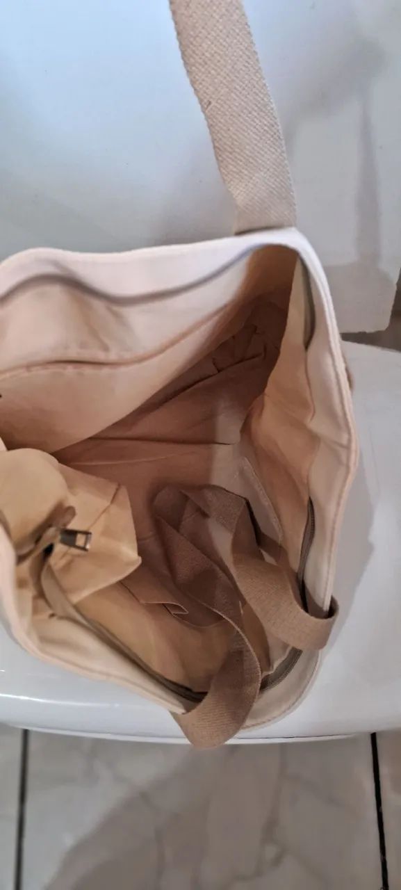 Bolsa de Mão Bege com Detalhes - Foto 3