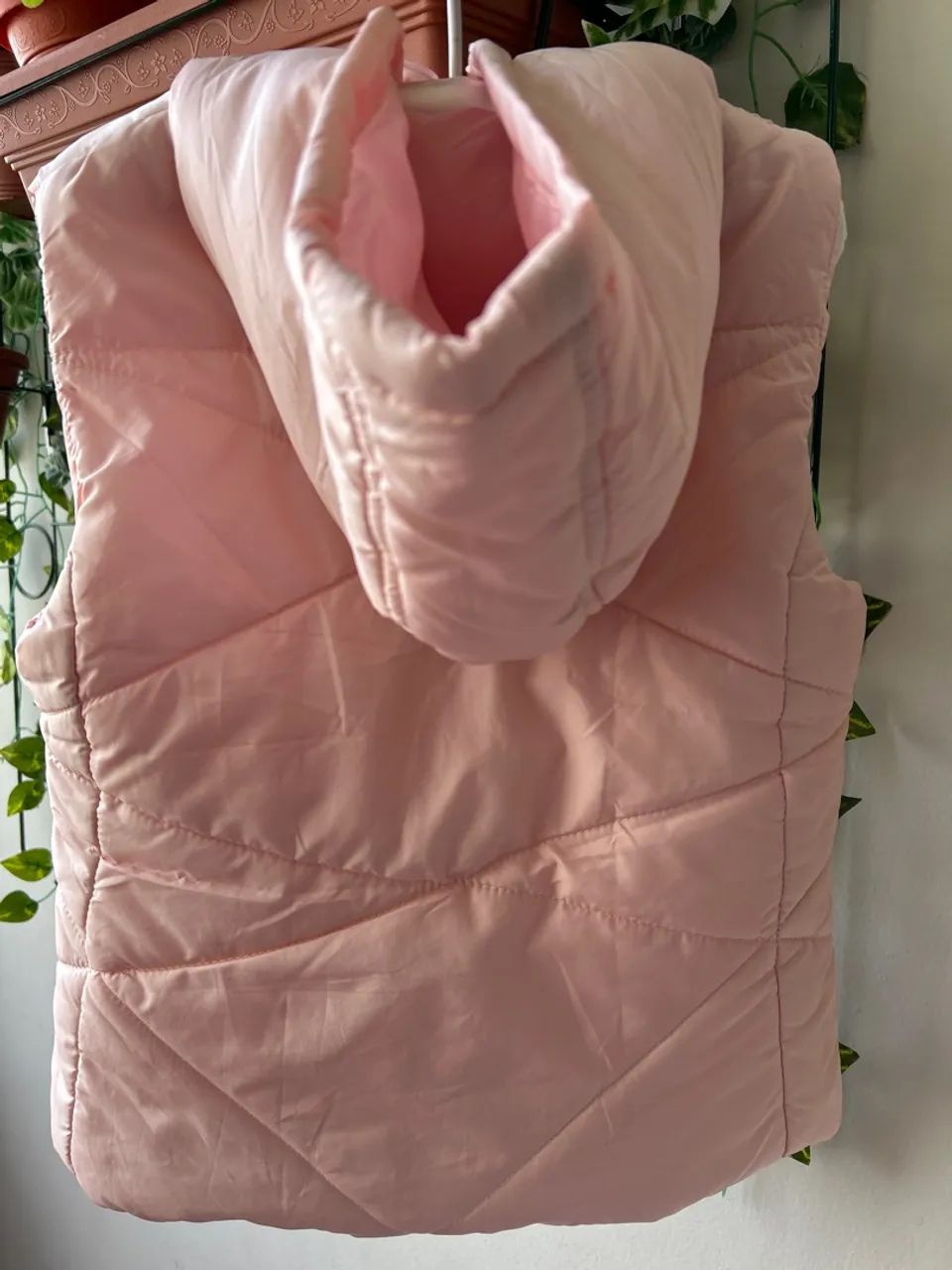 Colete rosa Kyly tam 10 e malha amarela Hering tam 10 R$ 40,00 cada - Foto 2