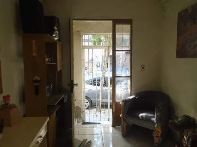 Casa residencial para locação, com 2 dormitórios no bairro Cidade Baixa