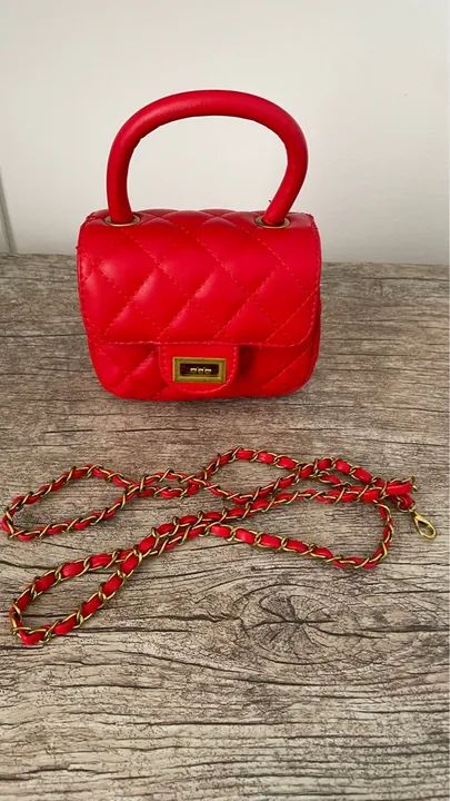 Bolsa  matelassê vermelha  - Foto 5
