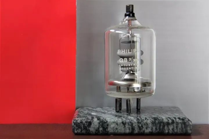 Valvula Eletron Tetrode Philips QB 3/300 - Ind Argentina 1970