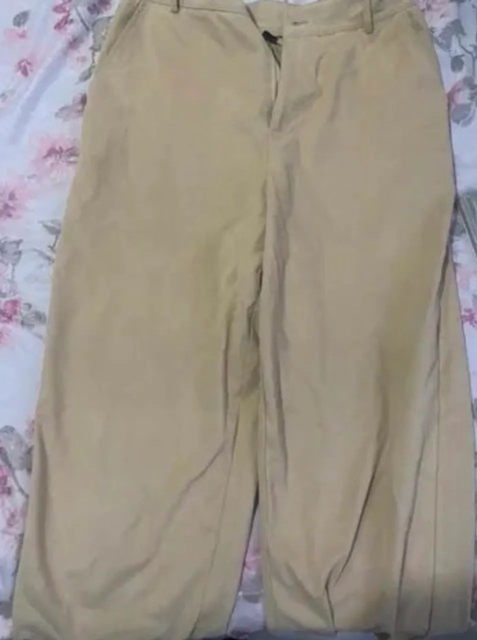 Calça bege feminina 