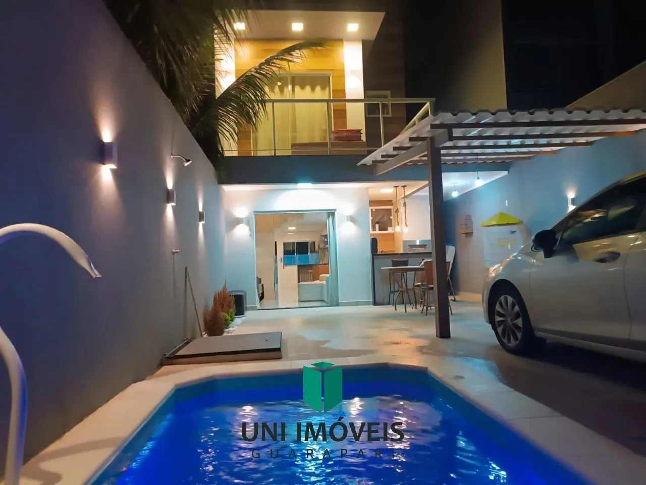 Casa duplex 2 suítes em Perocão com excelente localização, próximo à praia, em Guarapari.