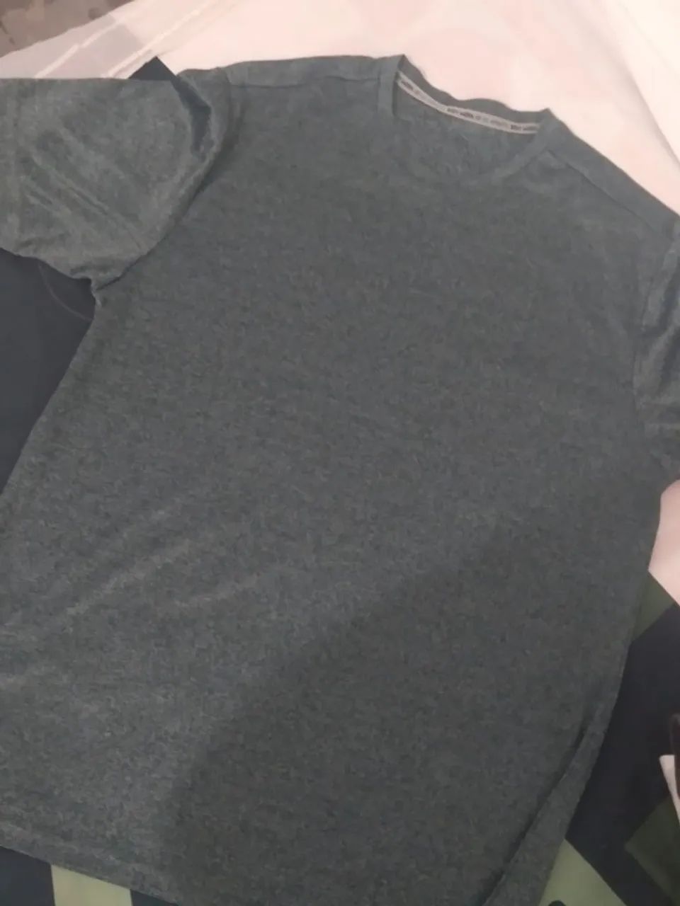 4 camisas masculinas 20 reais  - Foto 3